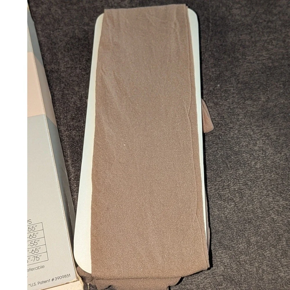 Lasting Comfort Daysheer Pantyhose Beige Size E Reinforced Toe Vintage Made USA